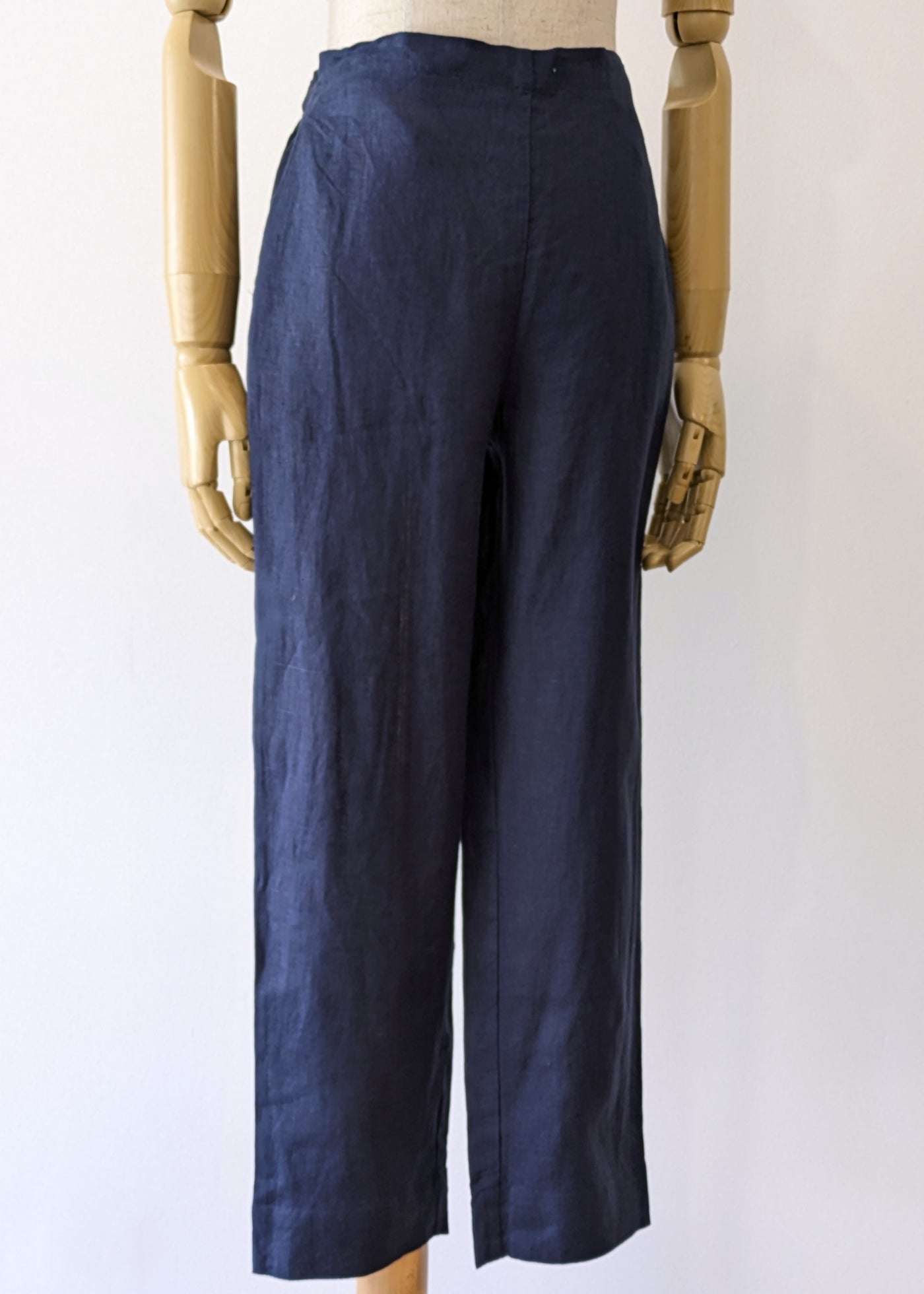 See Saw</p>7/8 Flat Front Elastic Back Pant</p>(Navy)