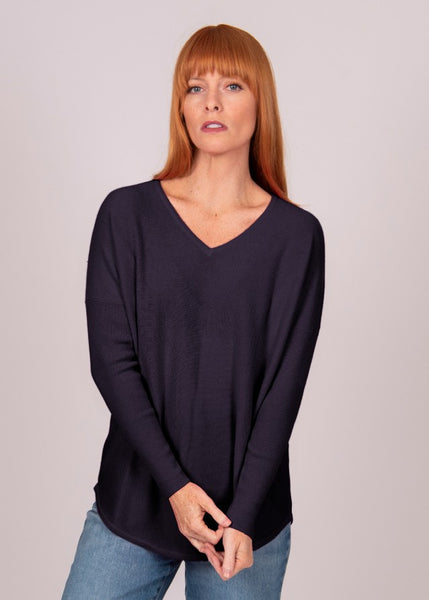 Mae</p>Audrey V-Neck Curved Hem Pullover</p>(Plum)