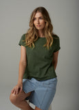 Cloth+Paper+Scissors</p>Front Split Crew Neck Tee</p>(Fairway Green)