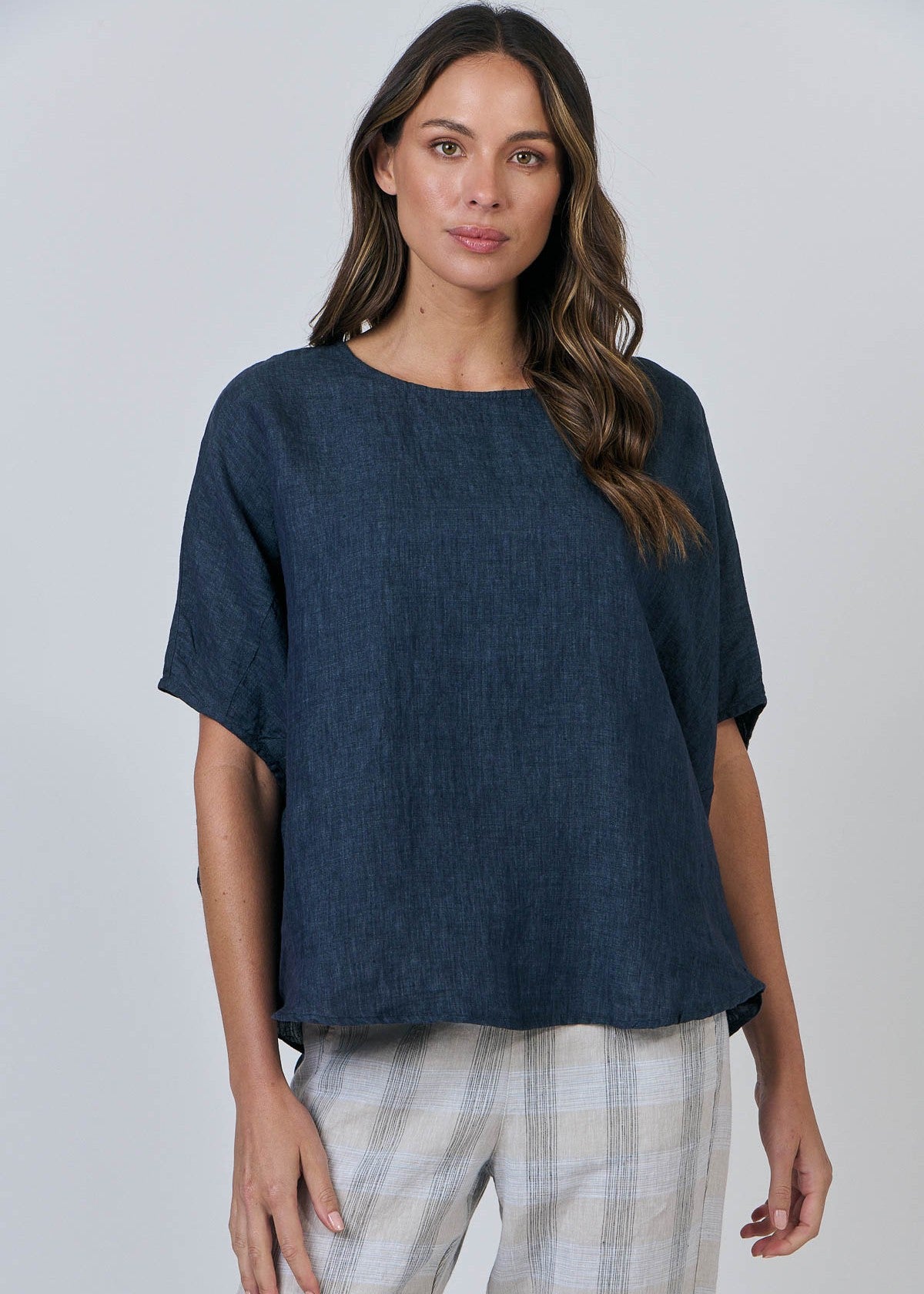 Naturals by O&J</p>Oversized Linen Top</p>(Poseidon)