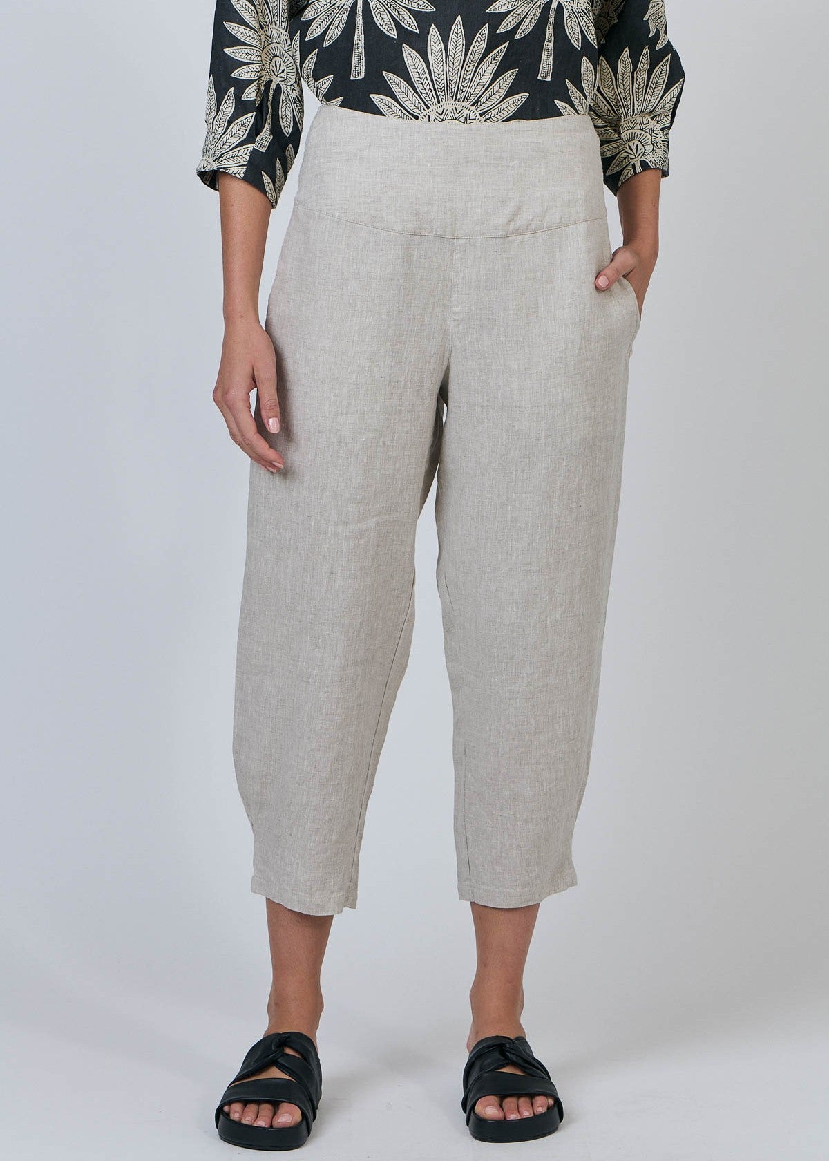 Naturals by O&J</p>Smocked Back Waist Tapered Pant</p>(Sand)