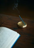 Fog Linen Work</p>Brass Incense Stand</p>(Round)