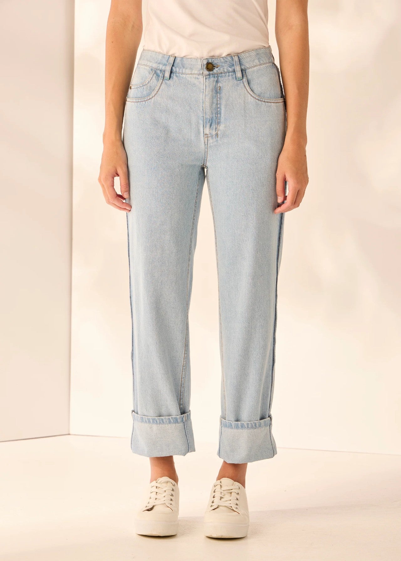 Lania</p>Legal Jean</p>(Bleached)