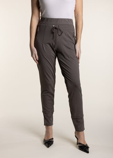 SALE  |  TWO-T's</p>Ponte Panel Pant</p>(Clove)</p>Available: size 8