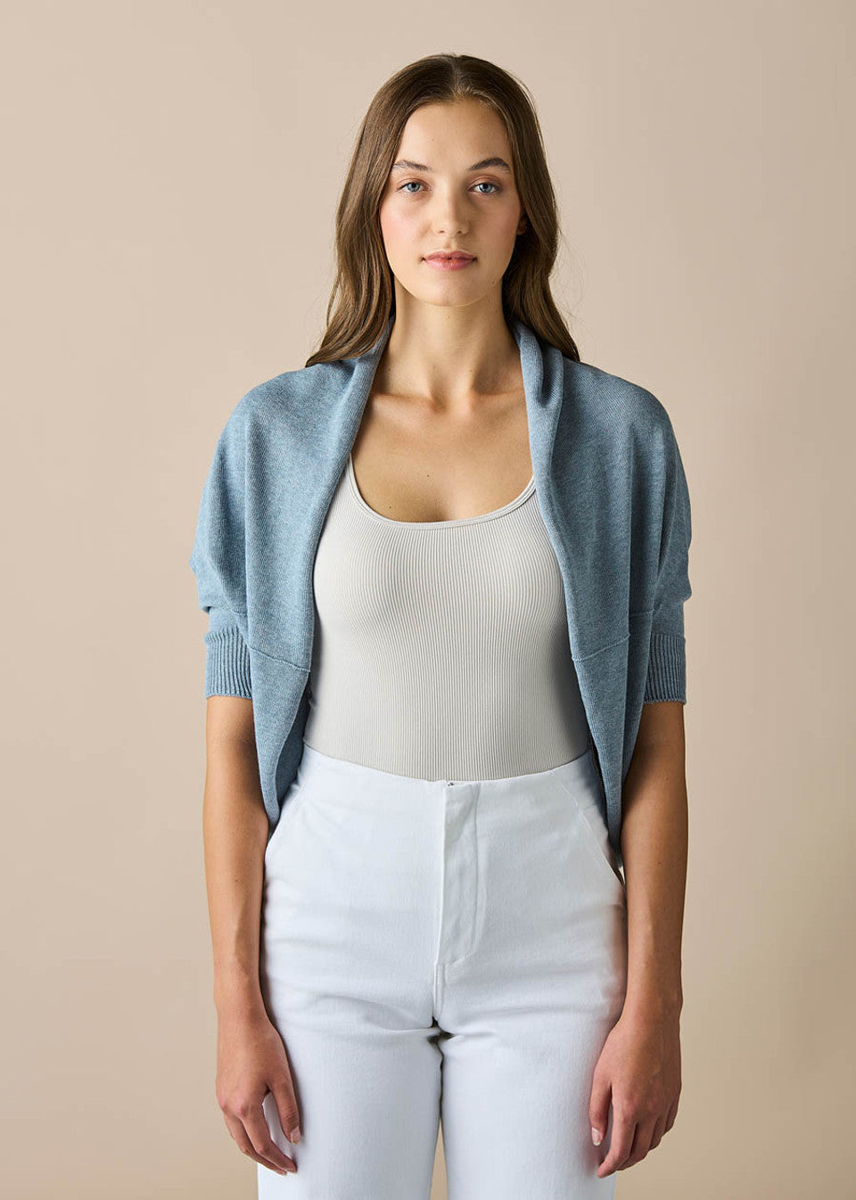 Uimi</p>Clara Shrug</p>(Chambray)