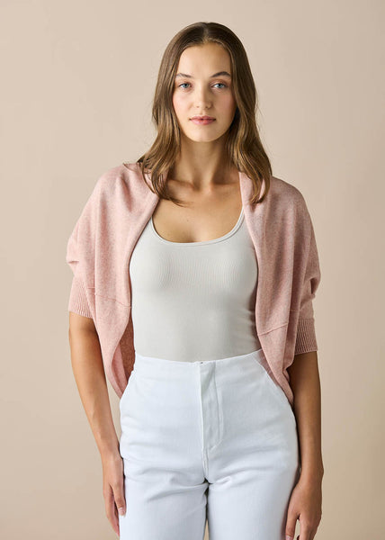 Uimi</p>Clara Shrug</p>(Sienna)