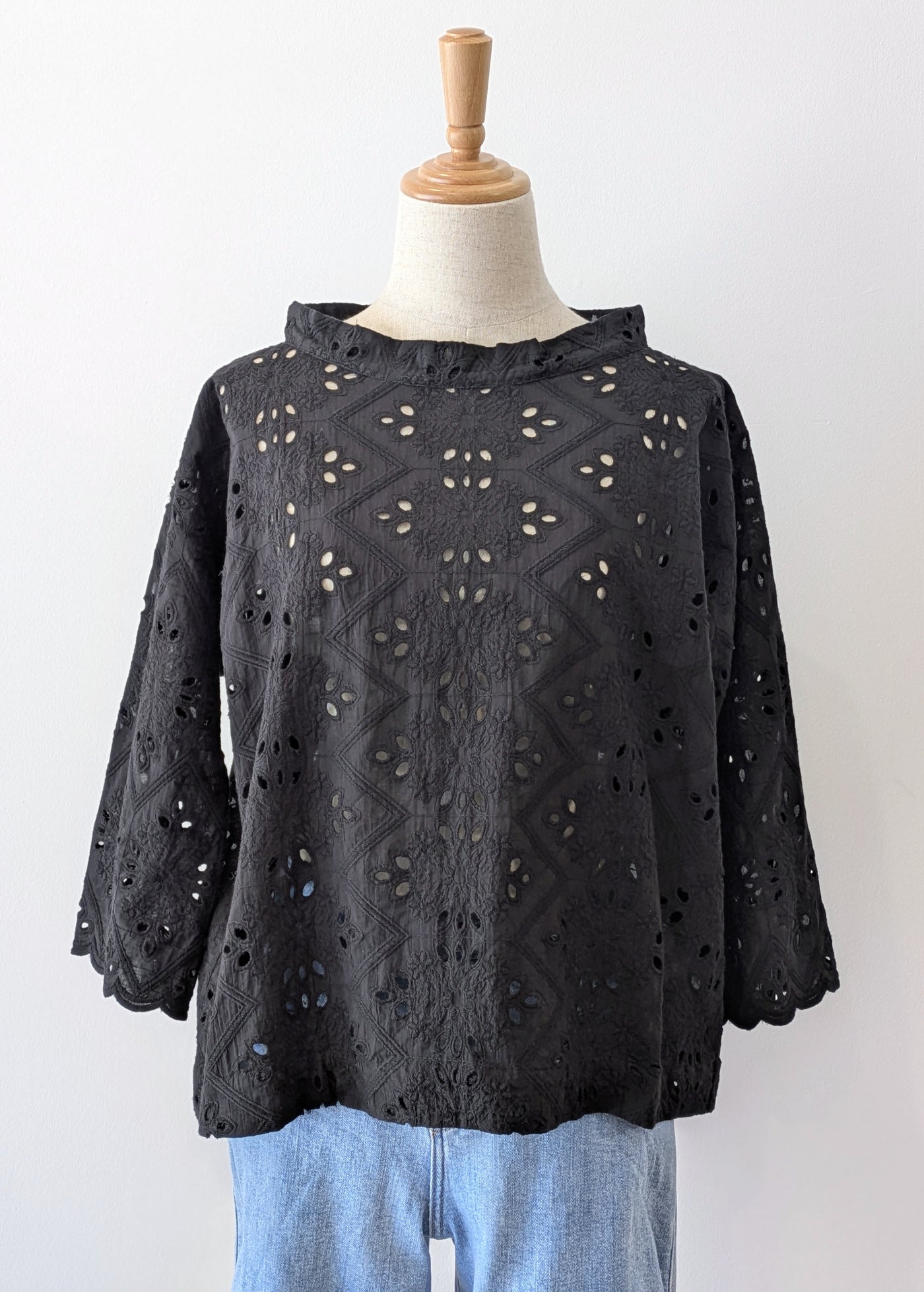 Muse</p>Matilda Top</p>(Black Lace)