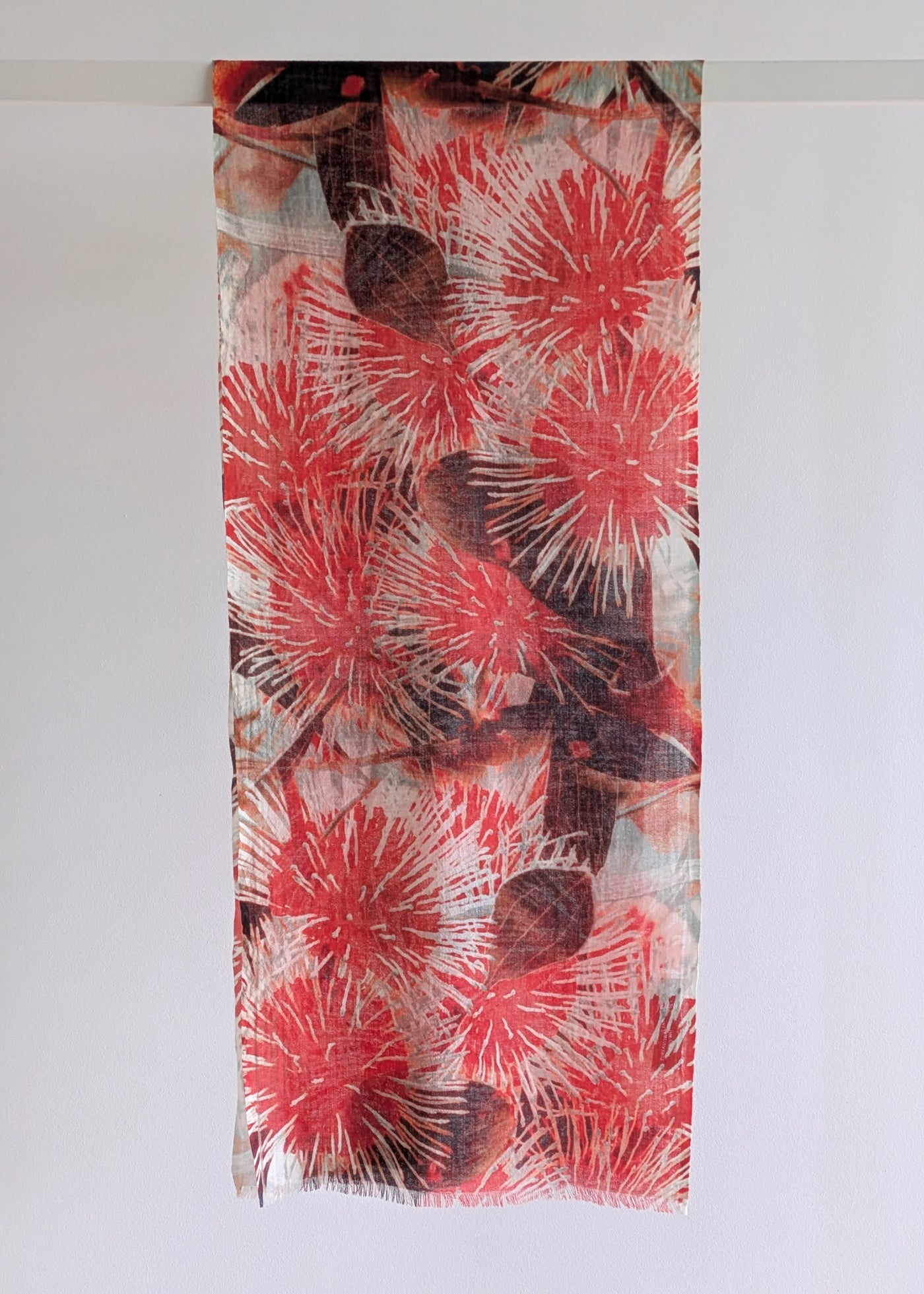 Raffal</p>Hakea</p>(Red)