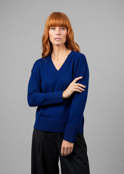 Mae</p>V-Neck Pullover with Links Trim</p>(Carbon Blue)