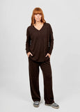 Mae</p>Audrey V-Neck Curve Hem Pullover</p>(Chocolate)