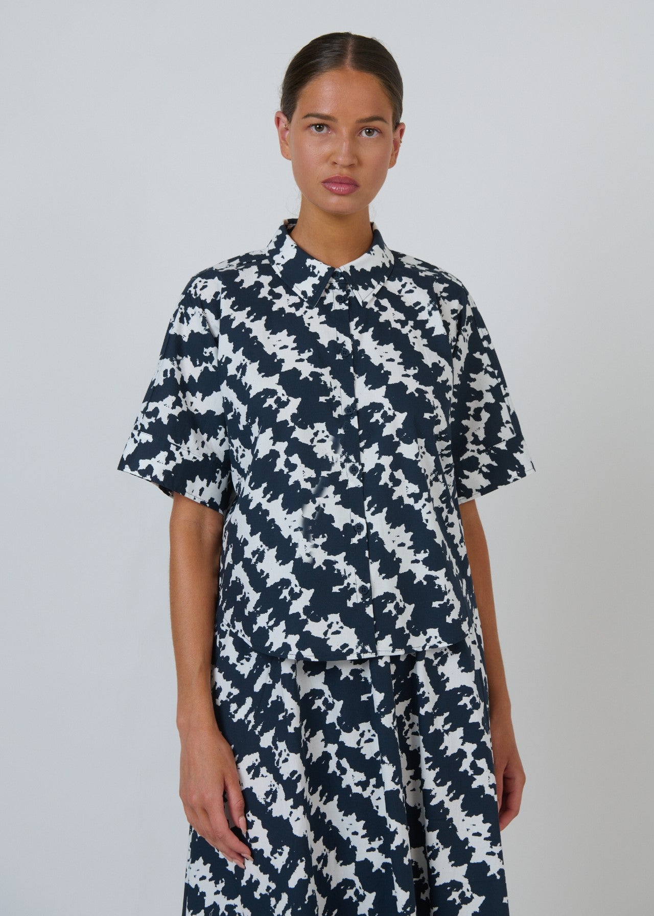Naturals by O&J</p>Short Sleeve Poplin Shirt</p>(Puzzled)