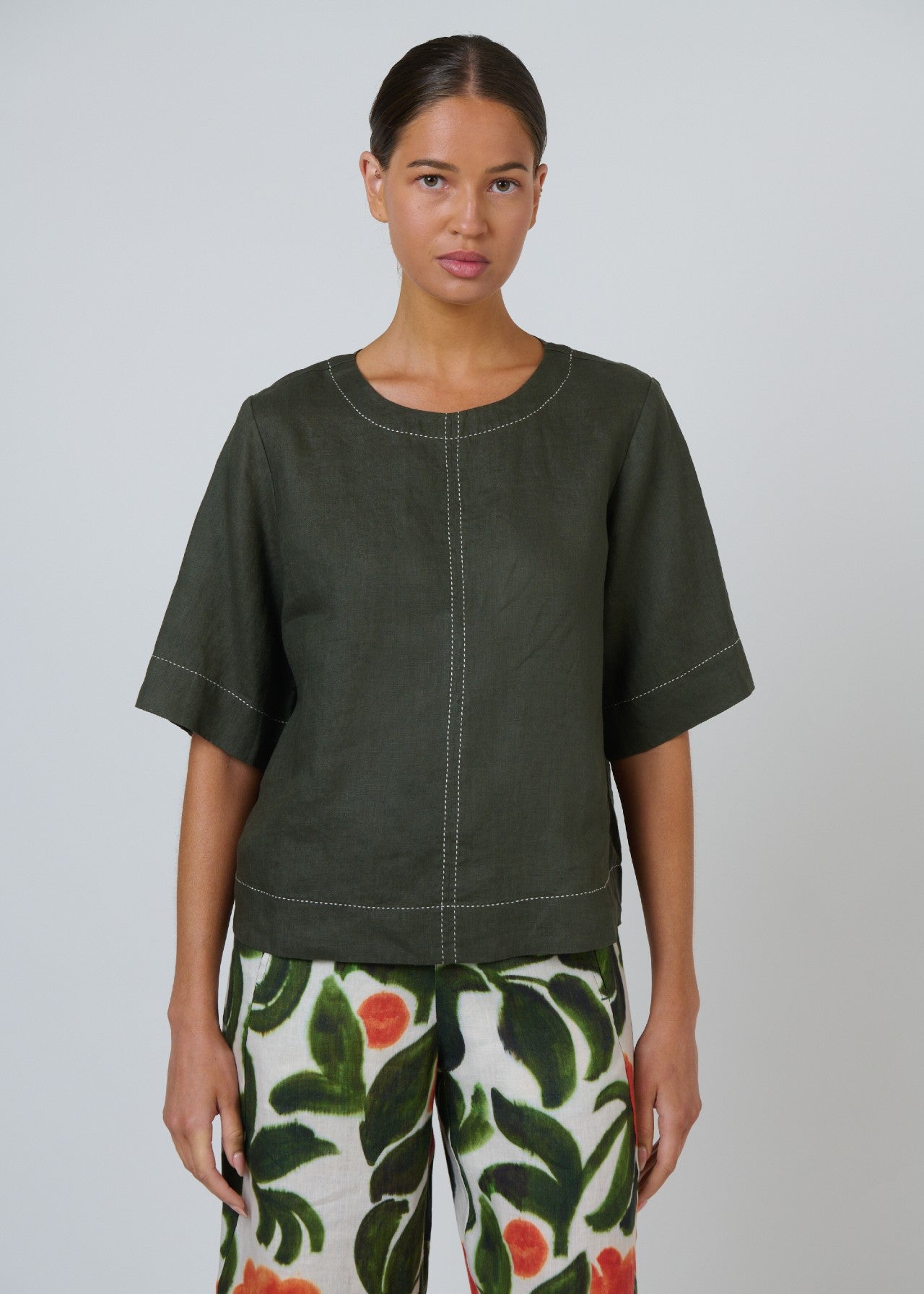 Naturals by O&J</p>Contrast Stitch Top</p>(Topiary)