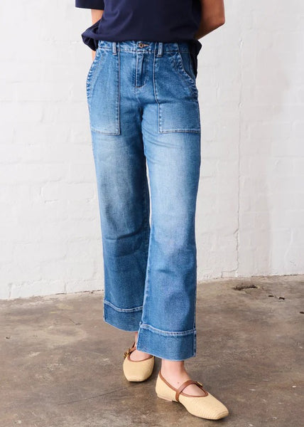 Kireina</p>Celeste Pant</p>(Dakota)