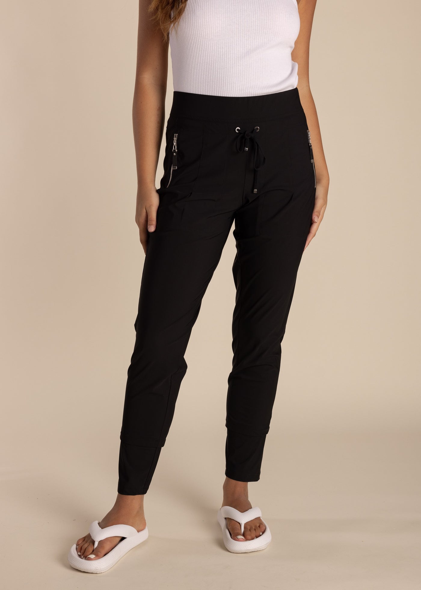 Two T's</p>Panelled Pant</p>(Black)