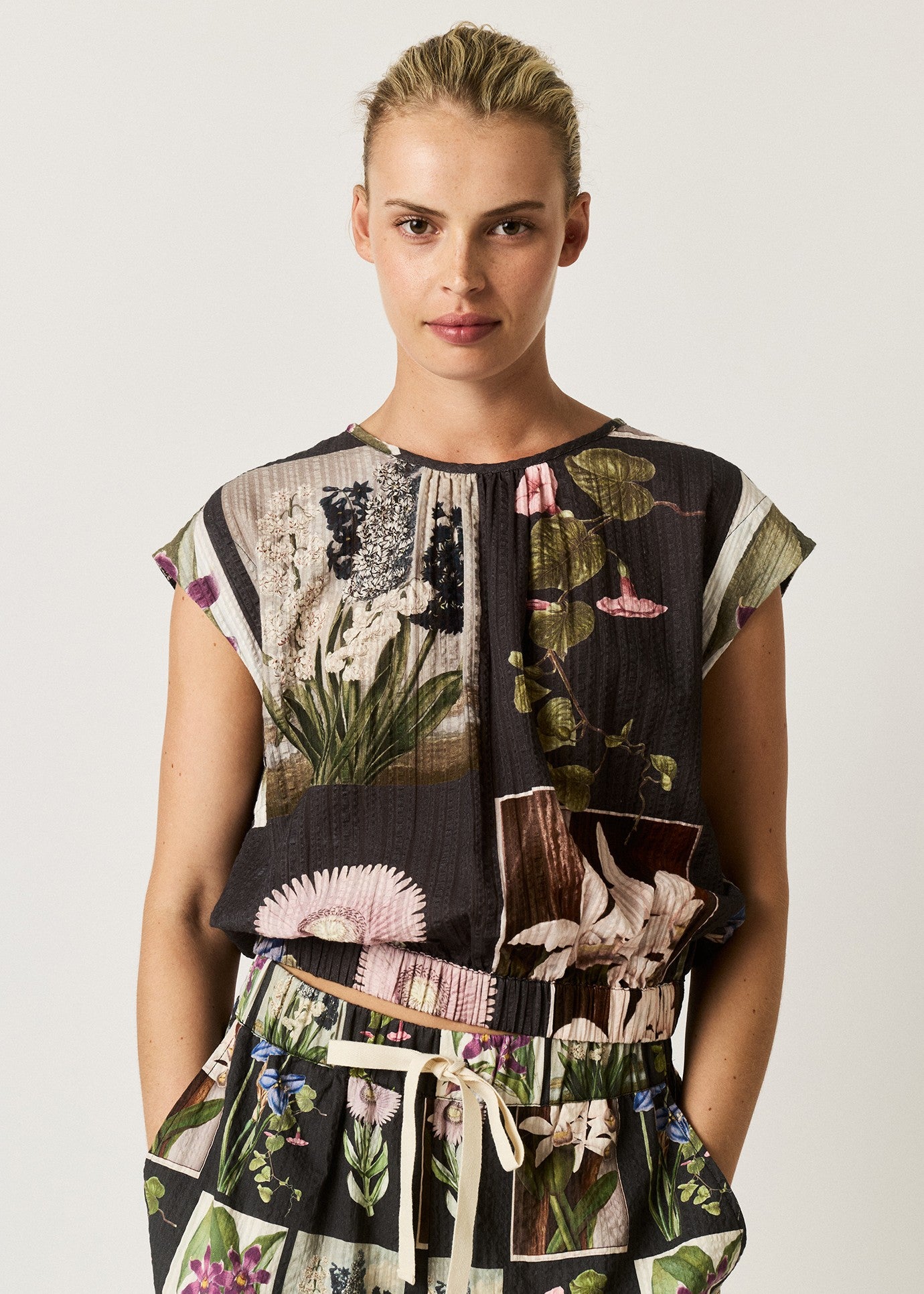 Nancybird</p>ARRIVING SOON! Sabrina Top</p>(Charcoal Archive Floral)