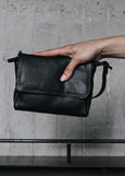 Dusky Robin</p>Sara Bag</p>(Black)