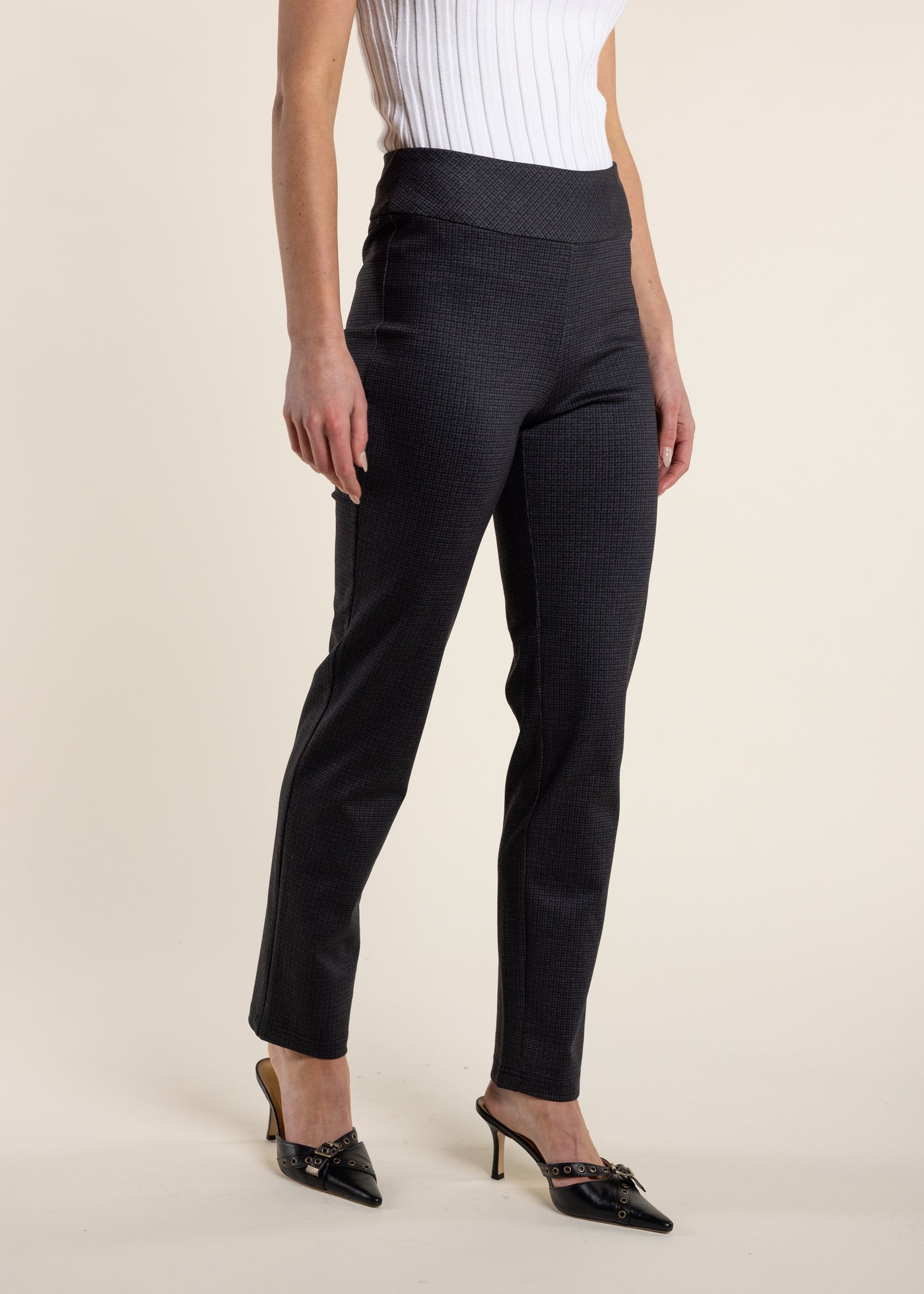 TWO-T's</p>Pull-on Slim Fit Pant</p>(Mini Check)