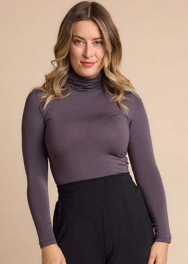 Tani</p>Turtle neck</p>(Grape)