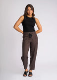 Knewe</p>Dew Barrel Leg Pant</p>(Chocolate)